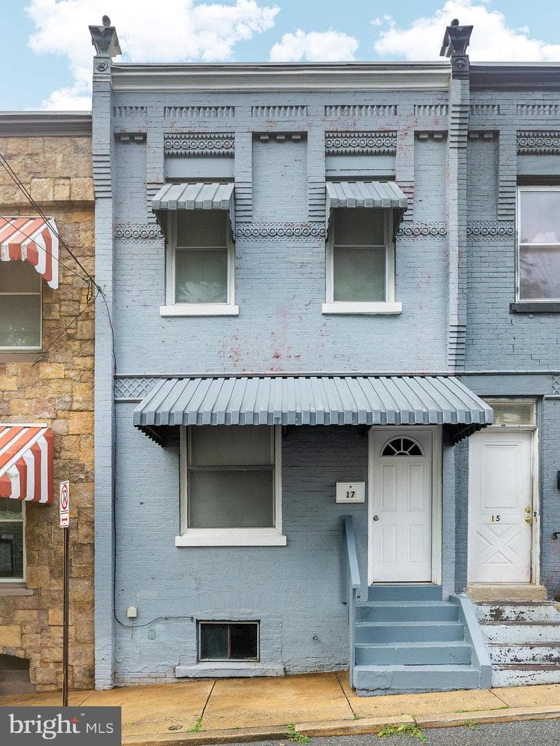 17 Hazel St, Lancaster