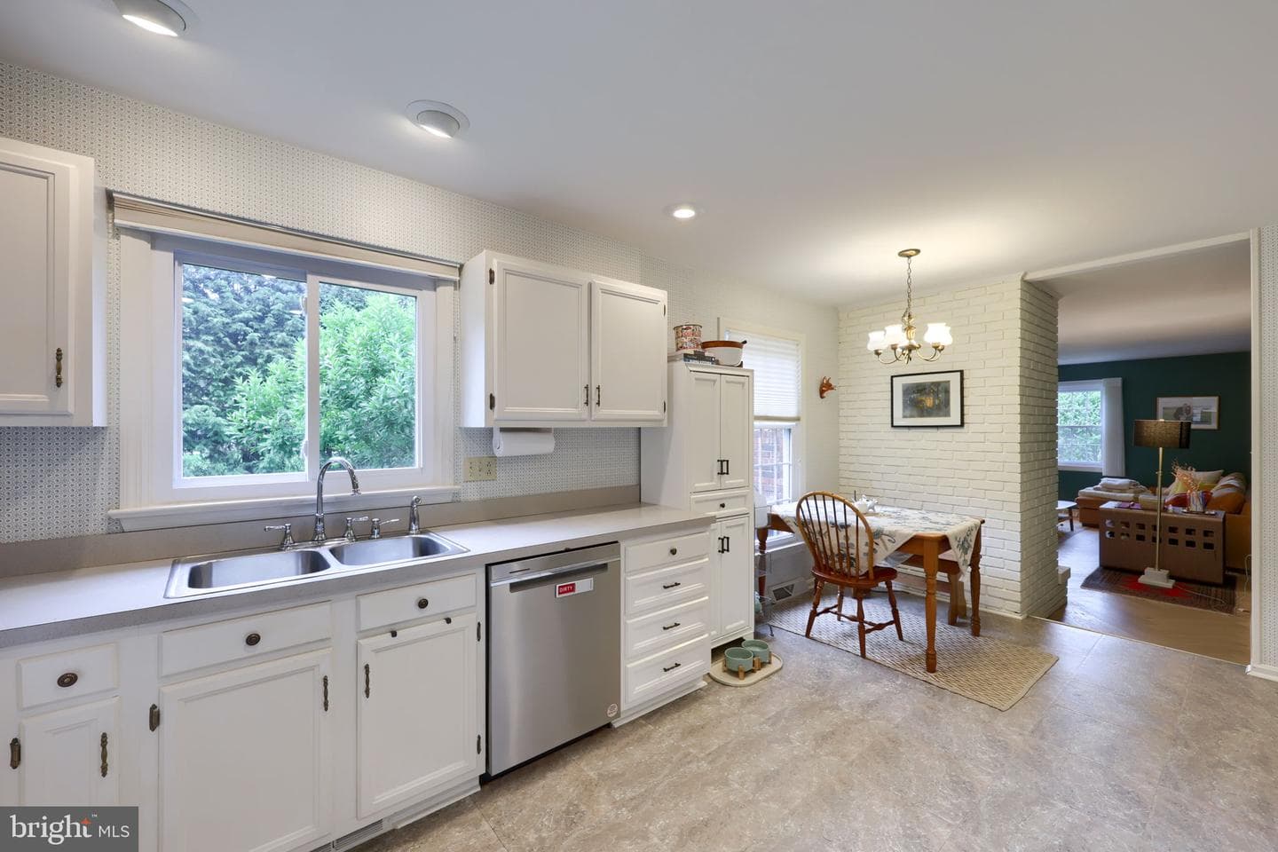 1856 Beverly Drive photo 12