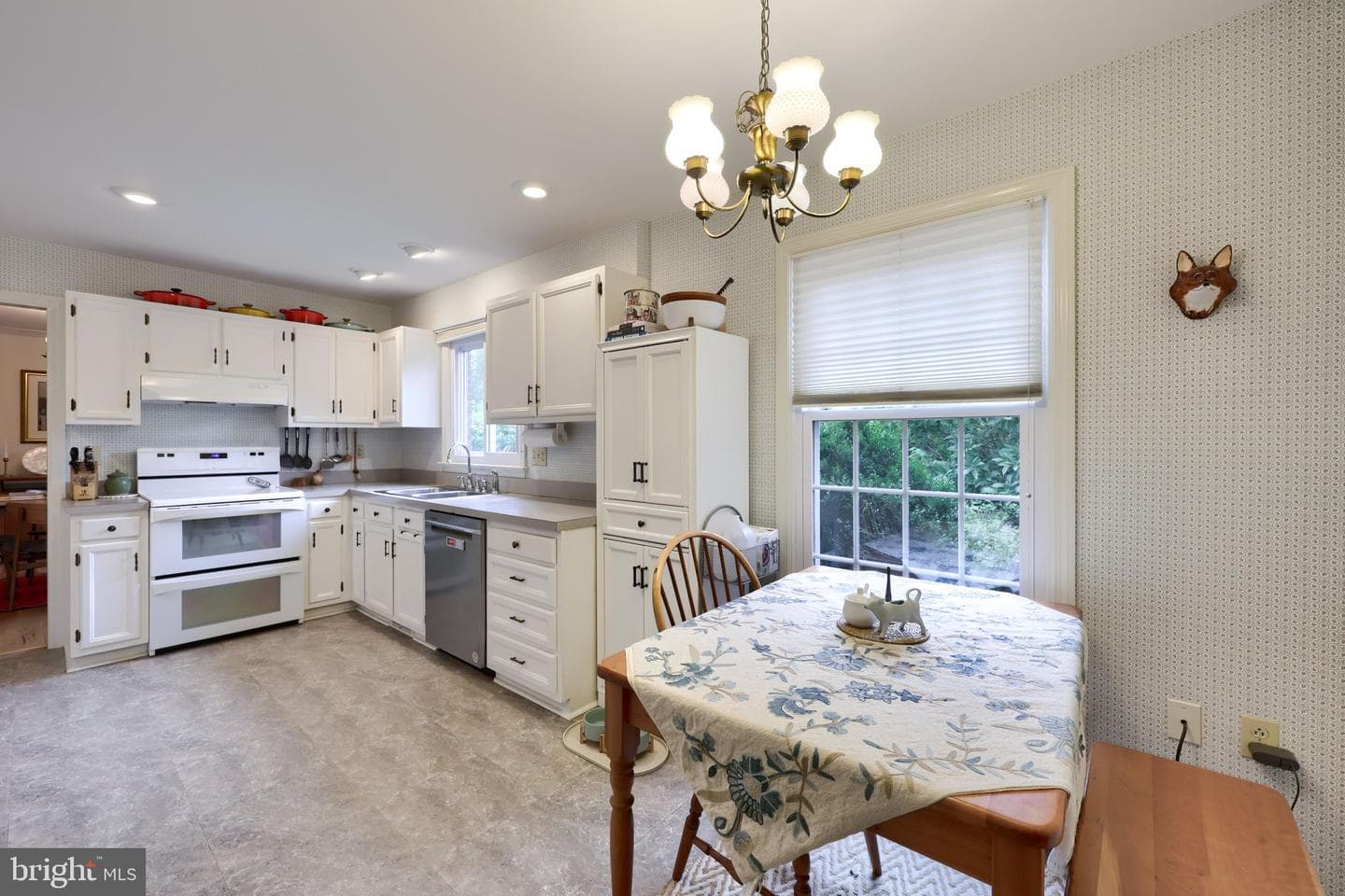 1856 Beverly Drive photo 17