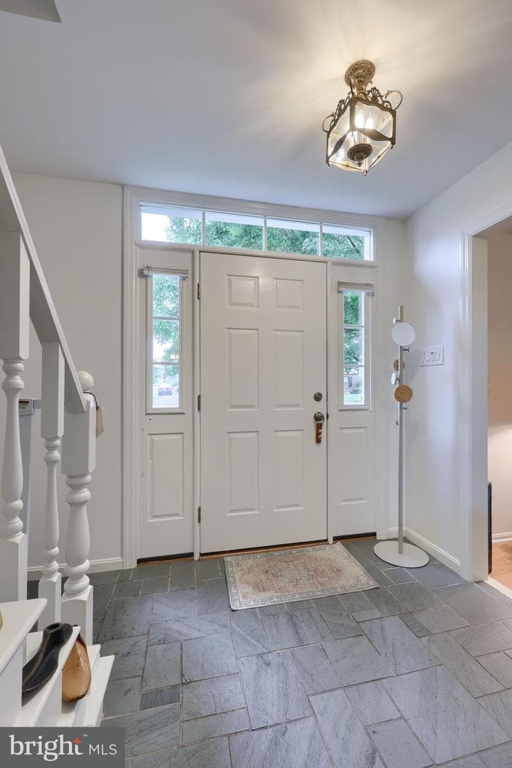 1856 Beverly Drive photo 3