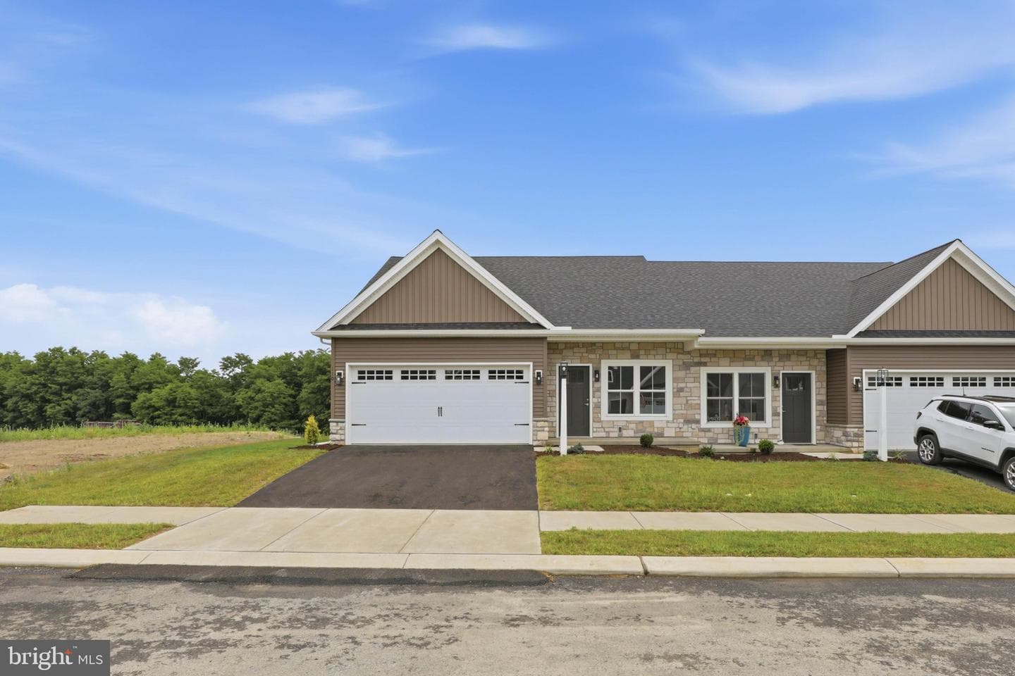 234 Pilgrim Drive photo 4