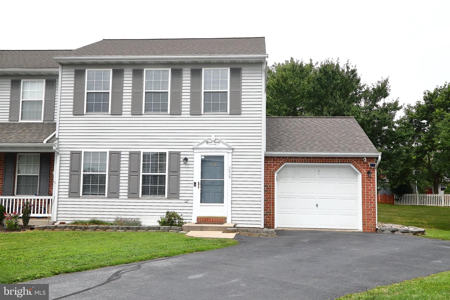 236 Chelmsford Drive photo 1