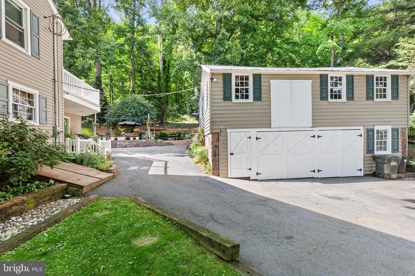 340 Ridge Avenue photo 12