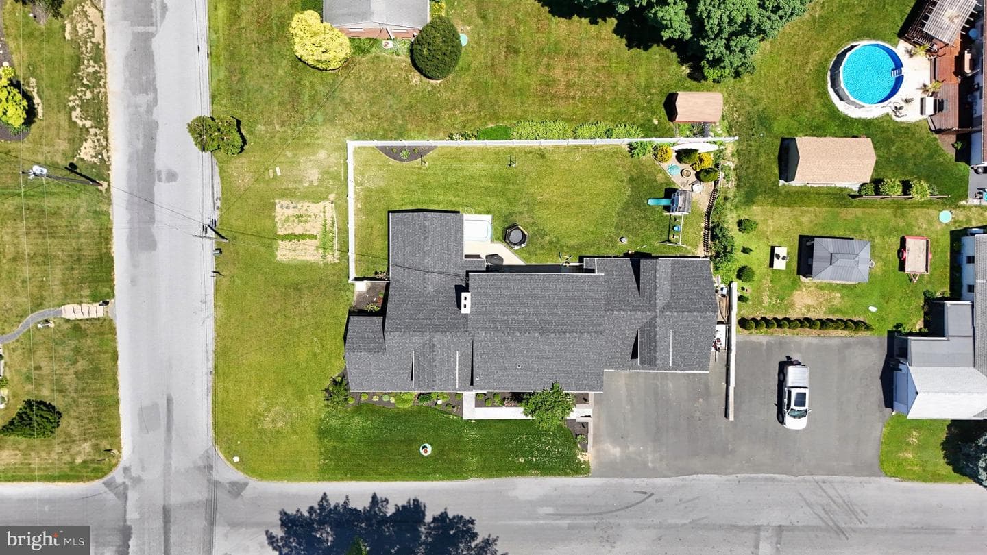 111 Water St photo 6