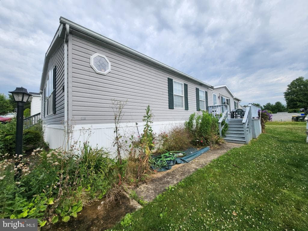 106 Clearfield Court E photo 3