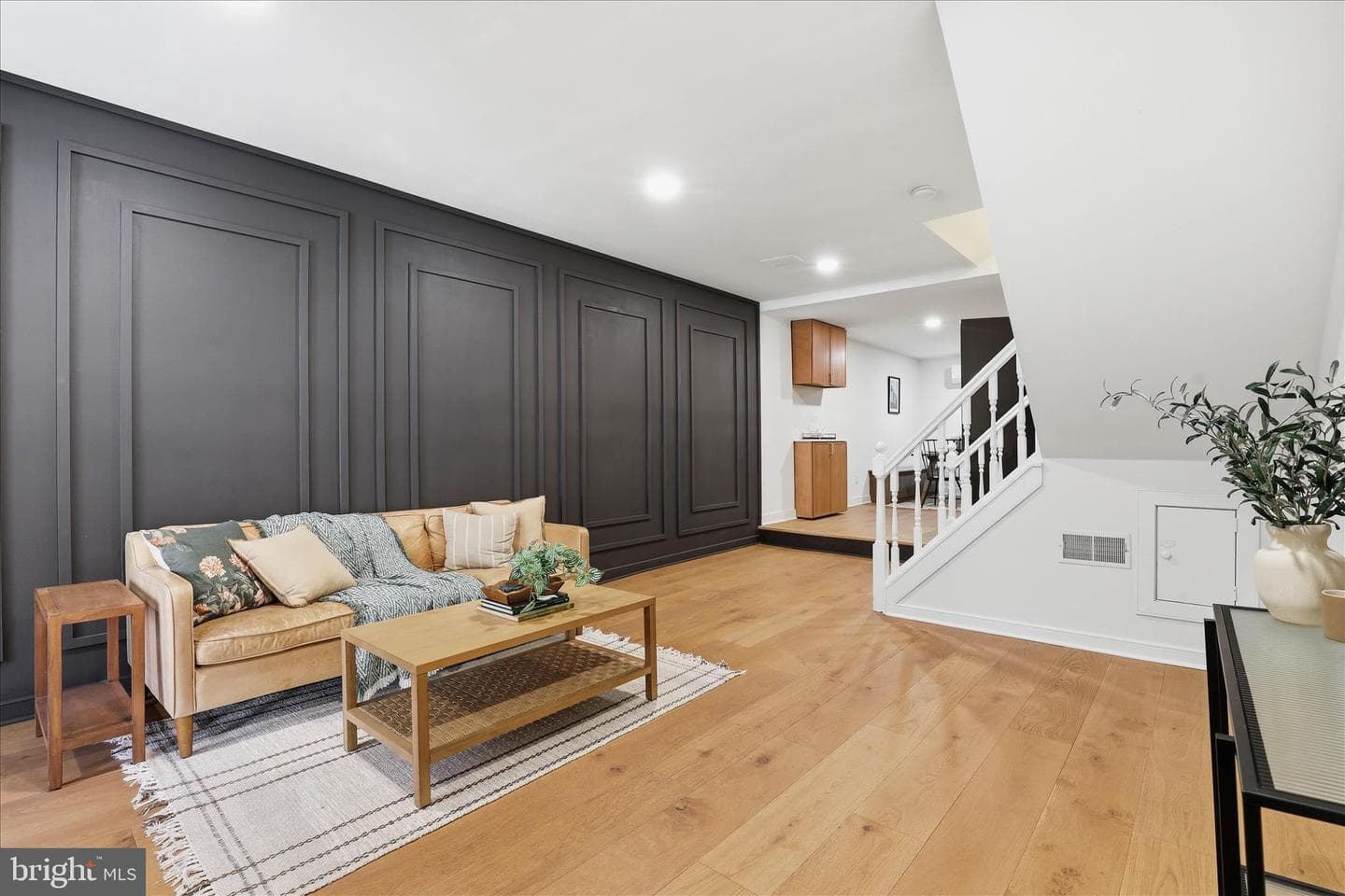 16 E Walnut St photo 10