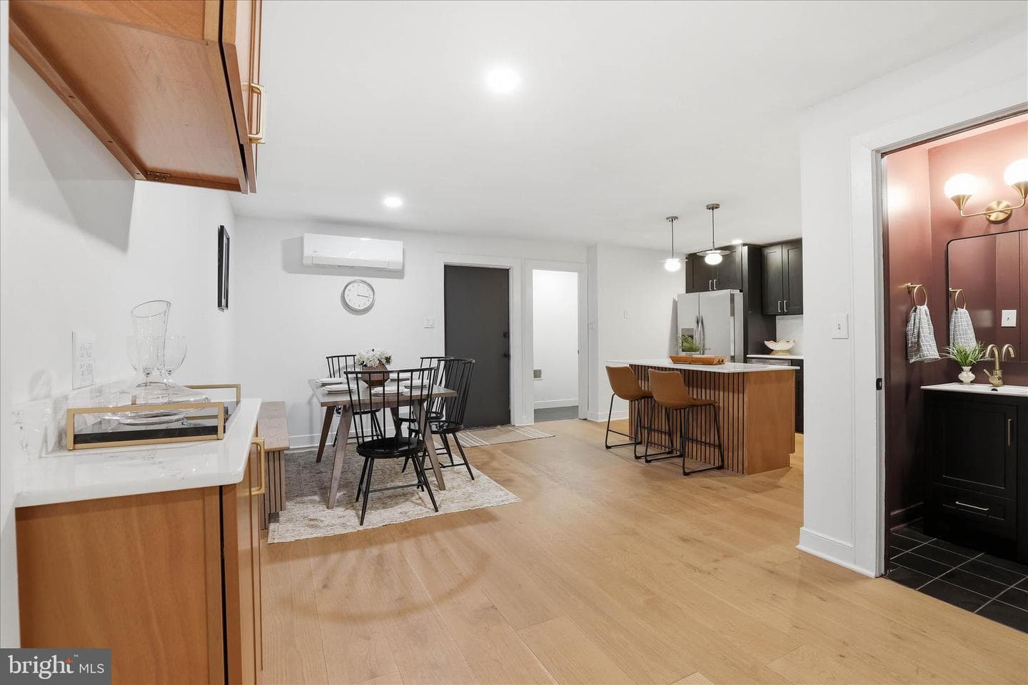16 E Walnut St photo 13