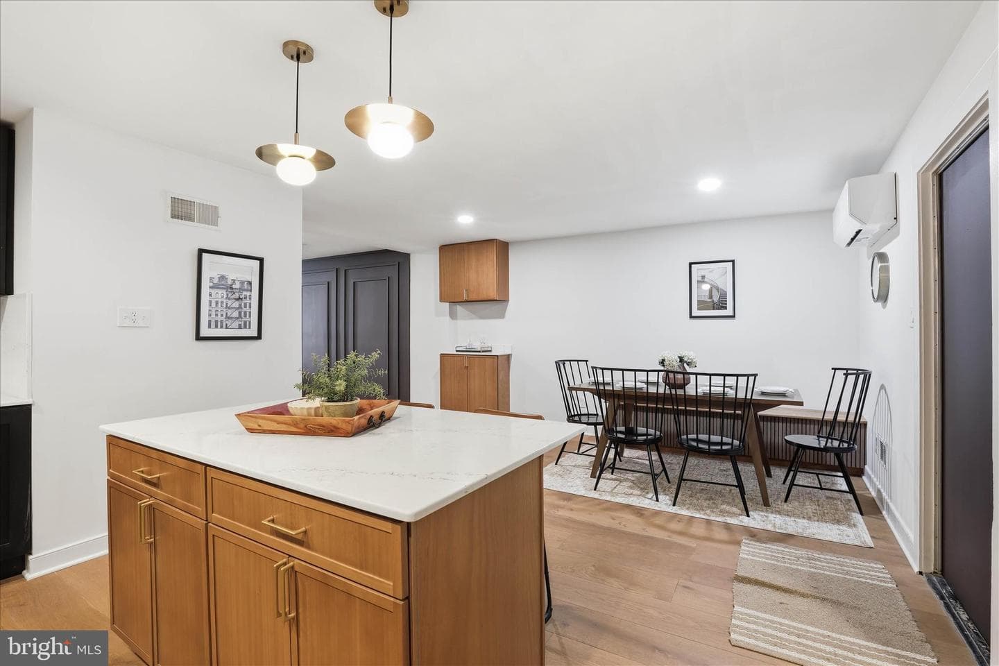 16 E Walnut St photo 17