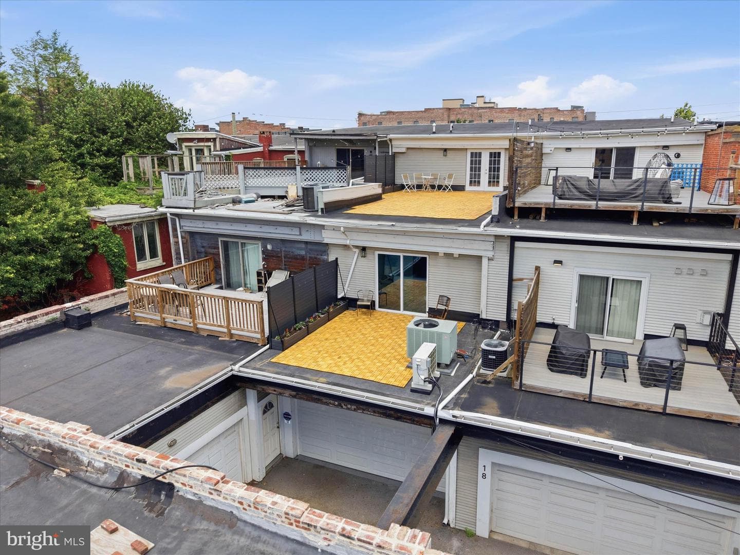 16 E Walnut St photo 63