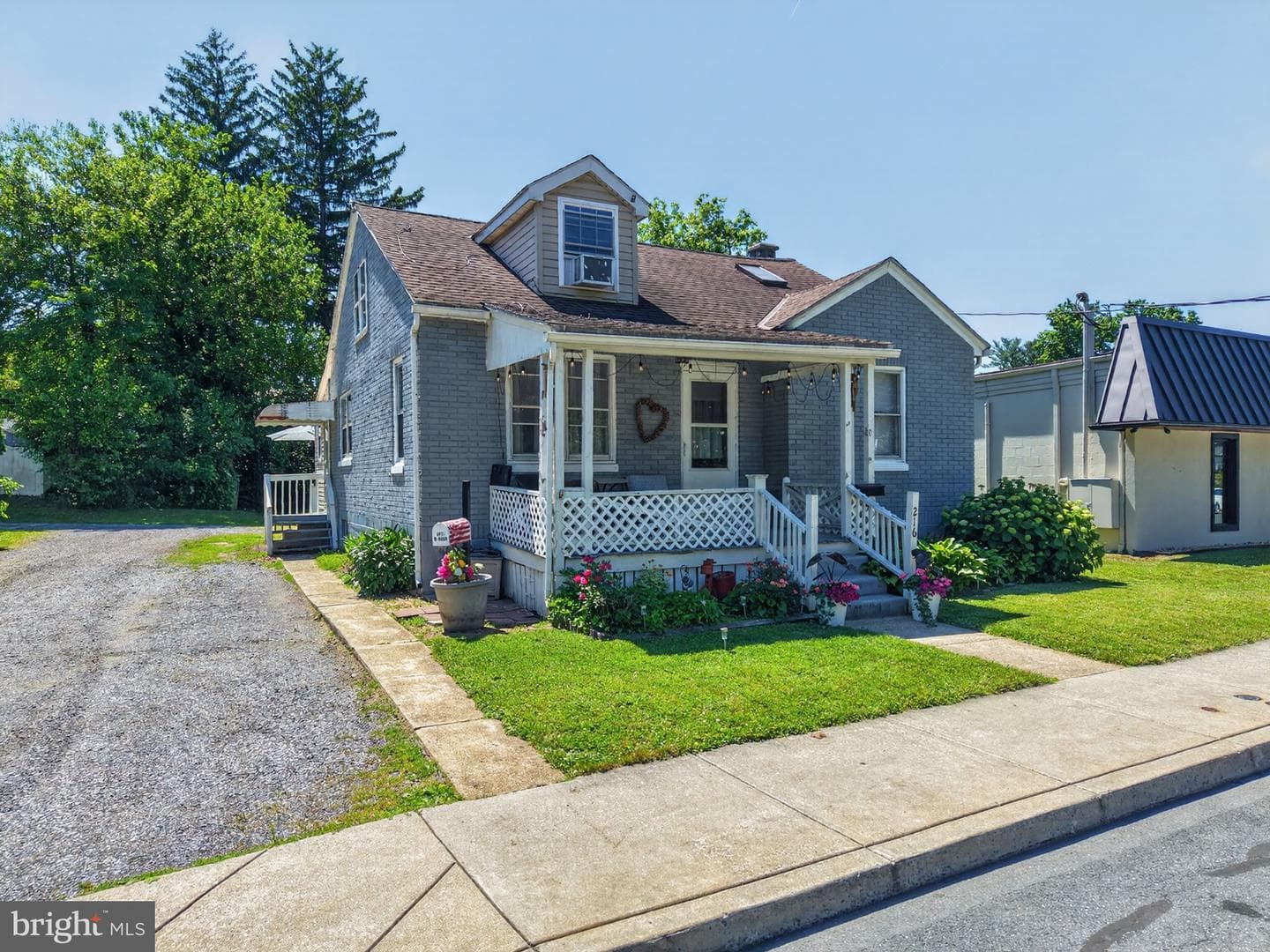 216 W Fulton Street photo 11