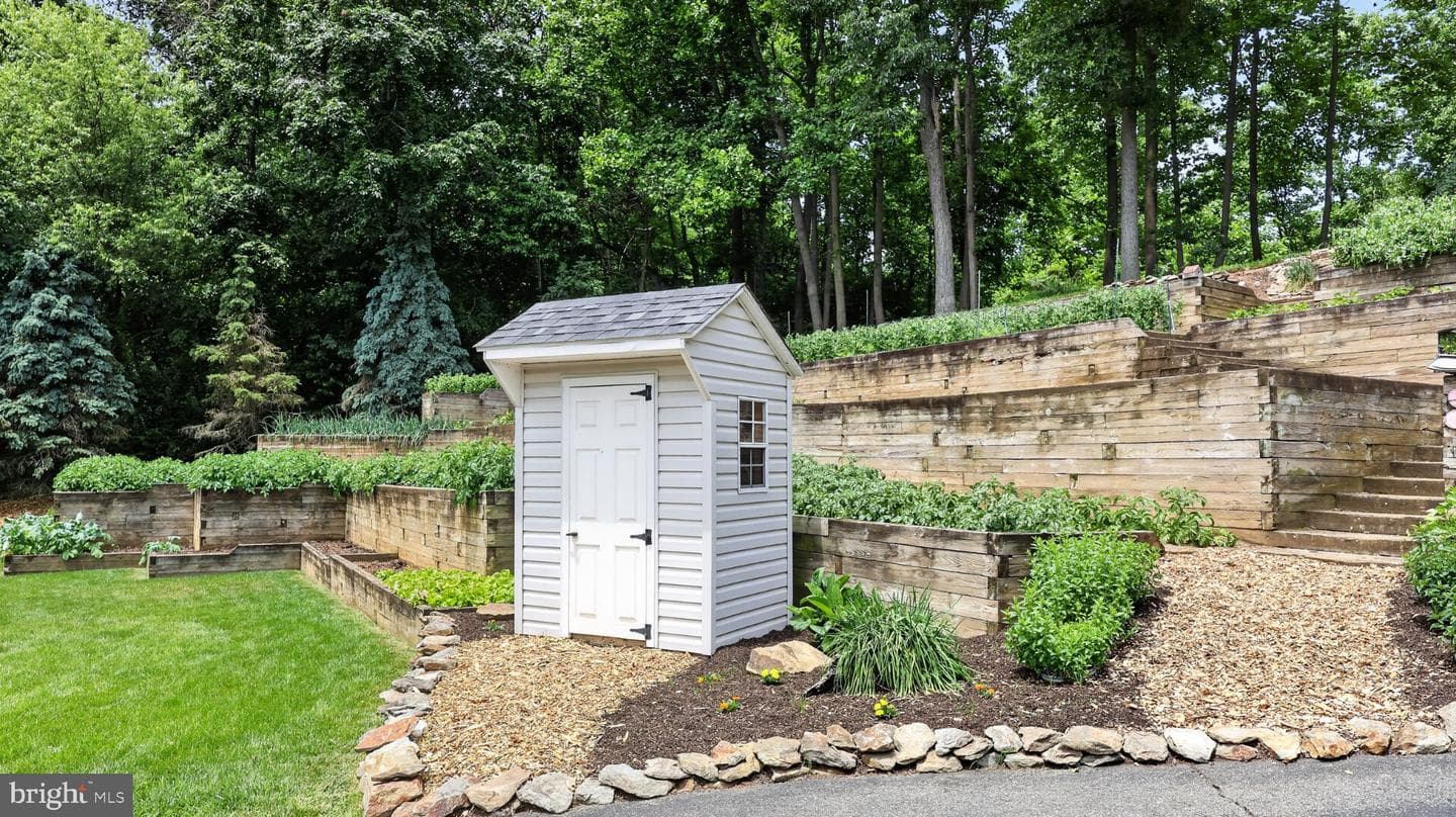 257 Hill Road photo 24