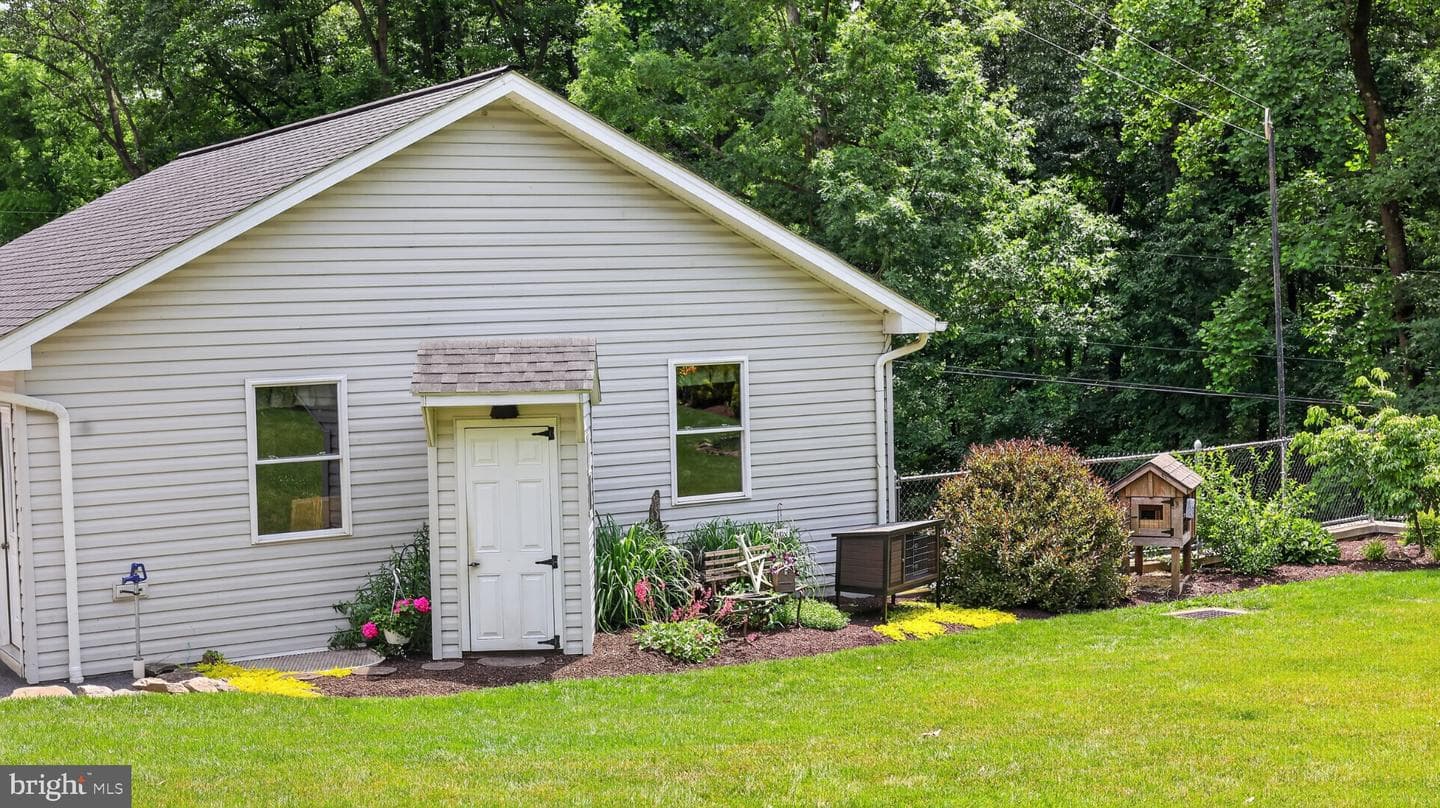 257 Hill Road photo 33