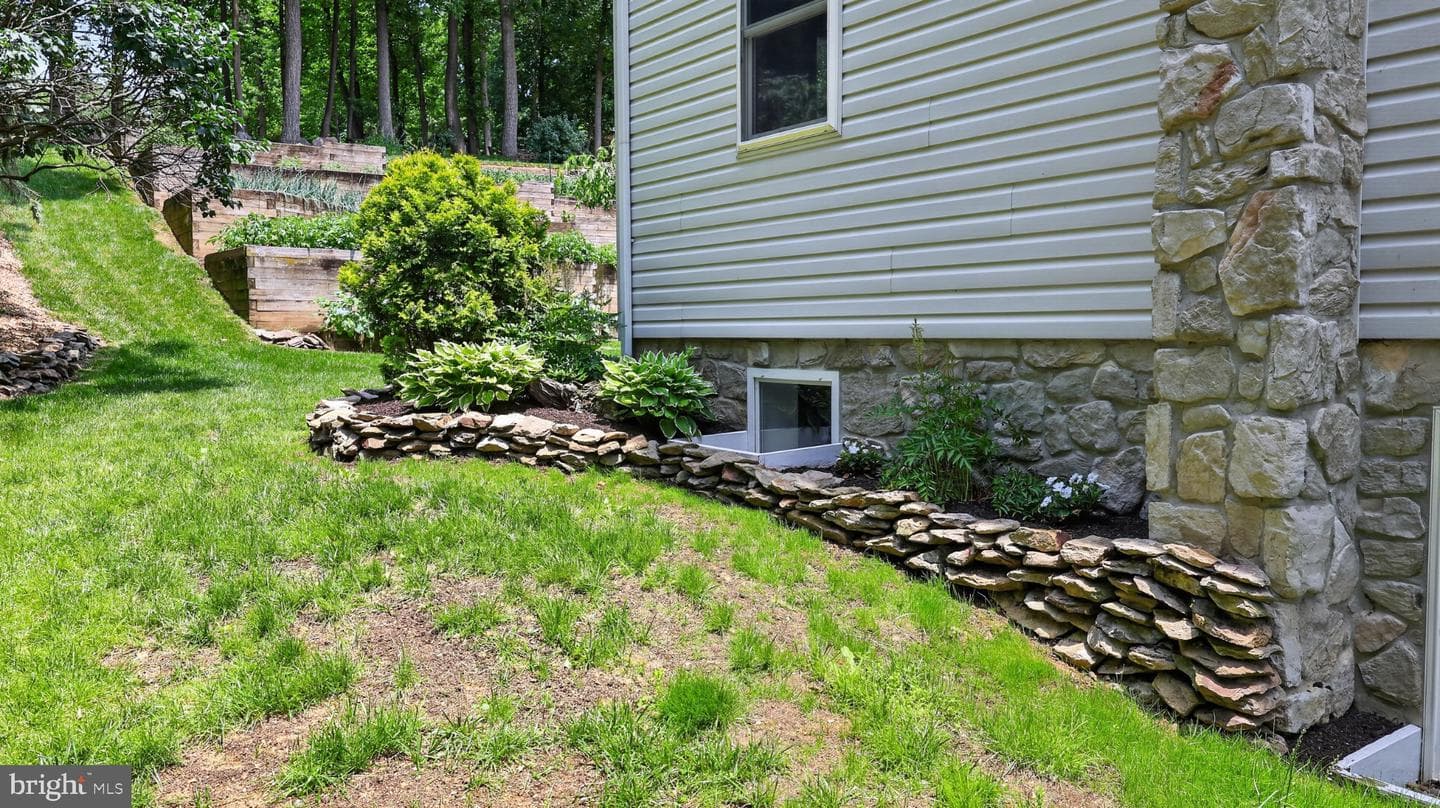 257 Hill Road photo 38