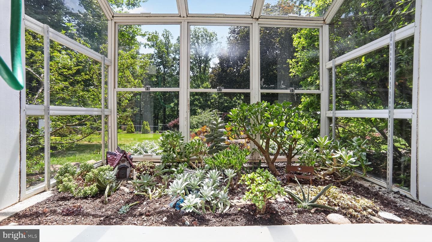 257 Hill Road photo 73