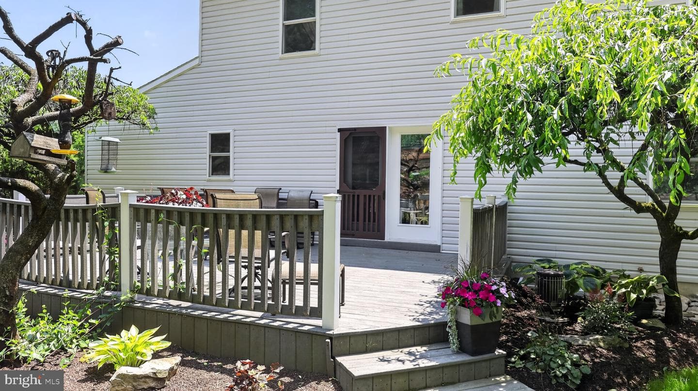257 Hill Road photo 86
