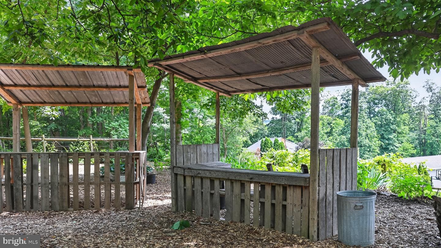 257 Hill Road photo 88
