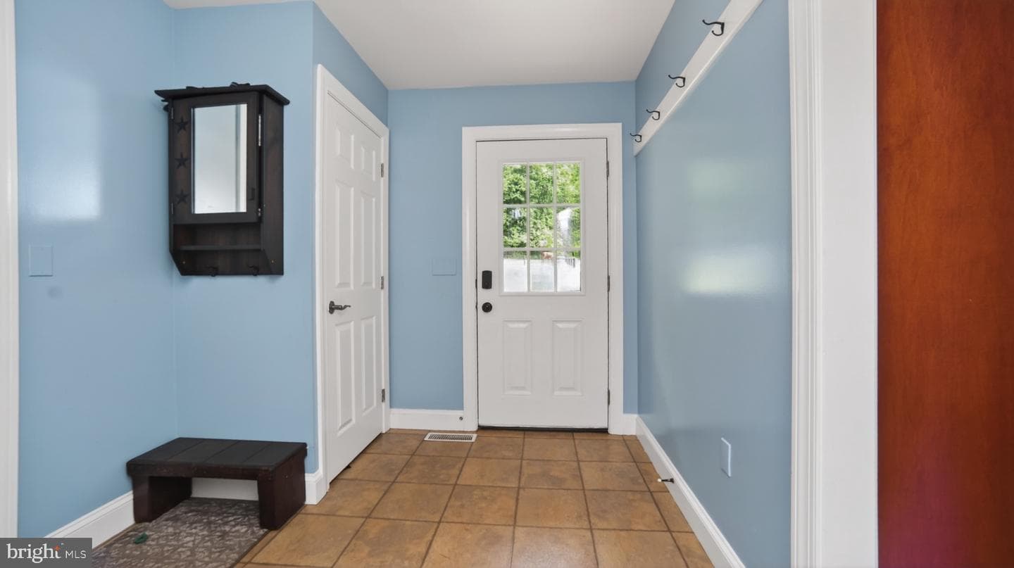 5325 Hammond Road photo 8
