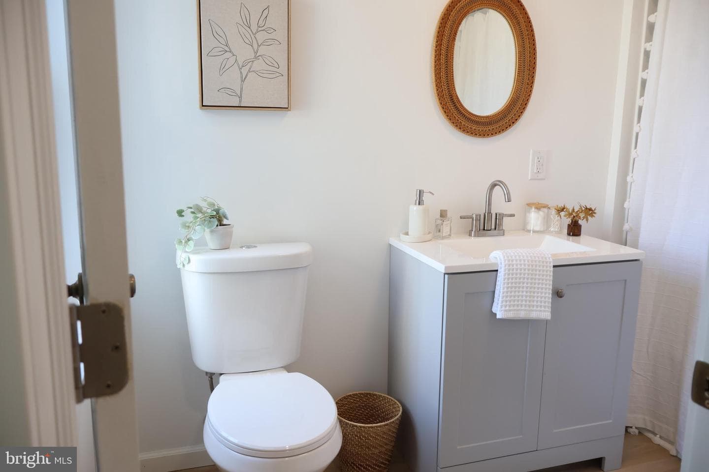 540 Green Street photo 10