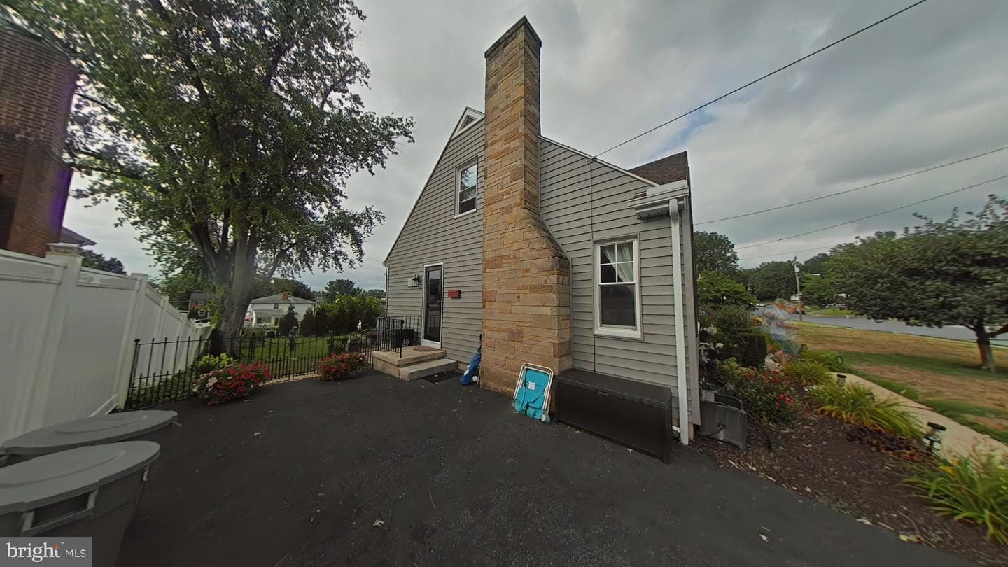 311 Lemon Street photo 45