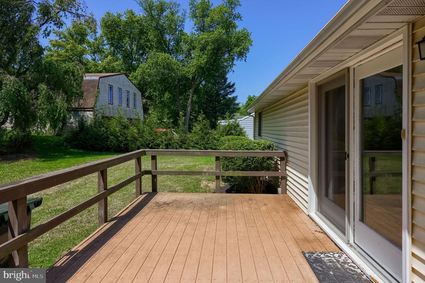 160 Buch Avenue photo 28