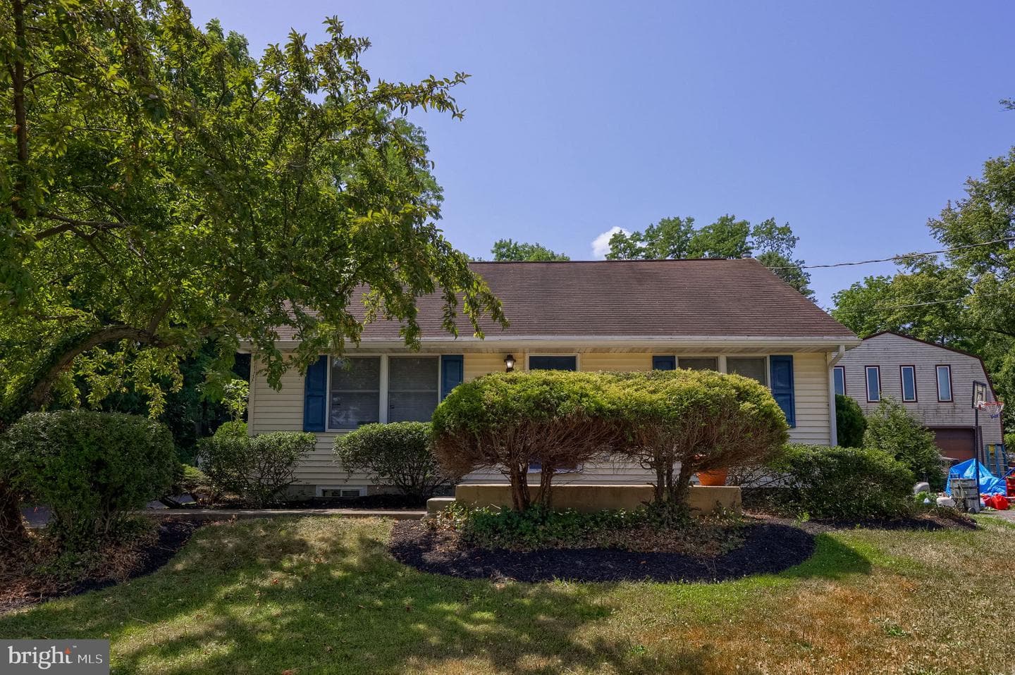 160 Buch Avenue photo 30