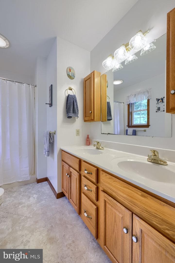 225 Country Drive photo 40