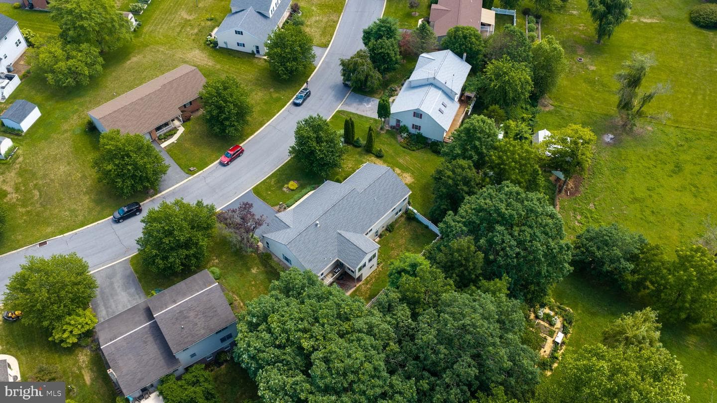 225 Country Drive photo 9