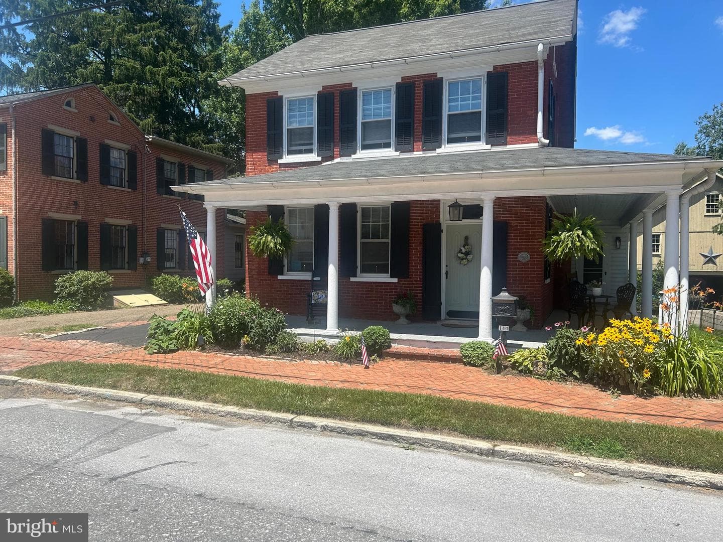 111 E Main Street photo 4