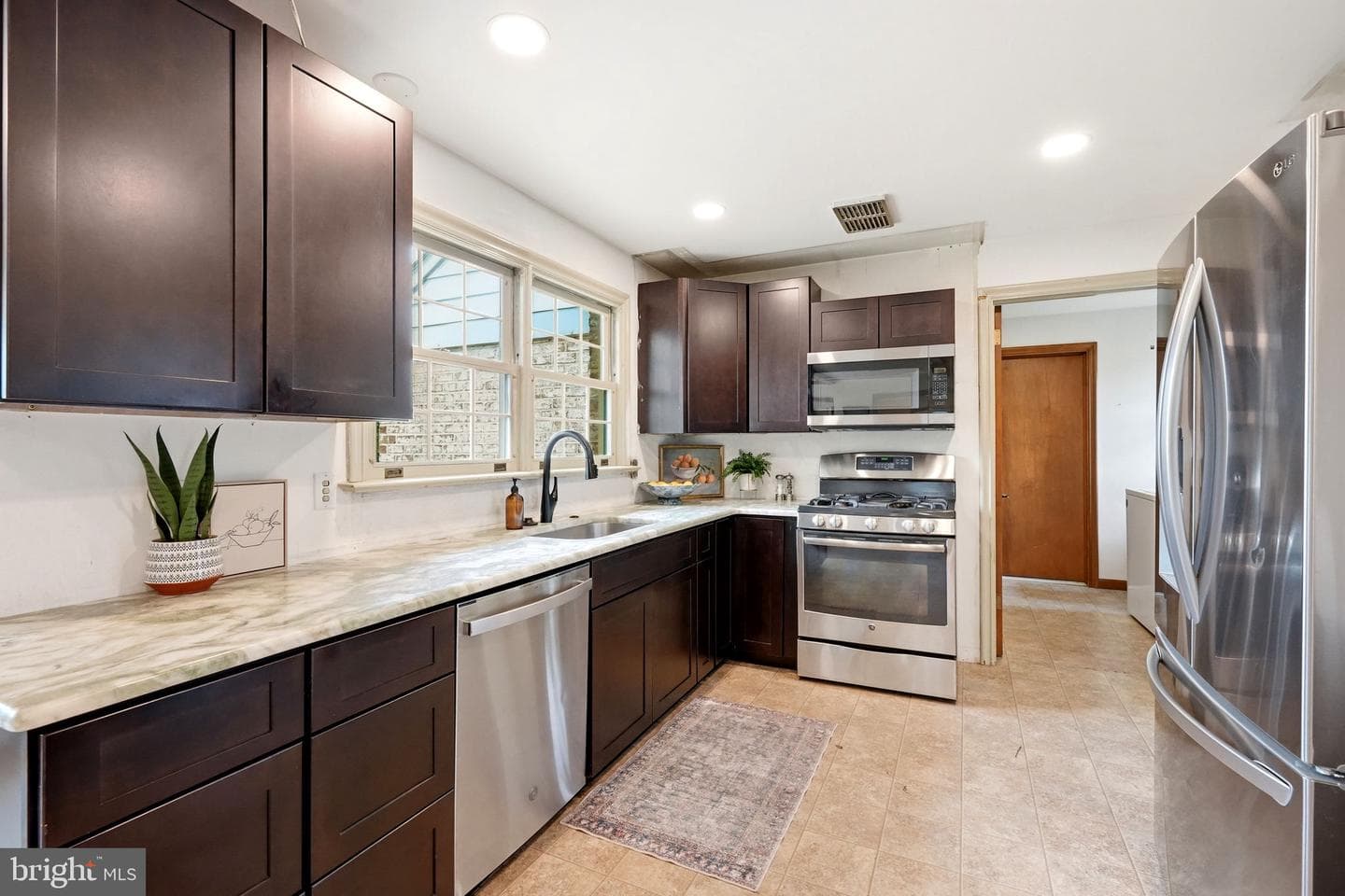 1555 Mission Road photo 31
