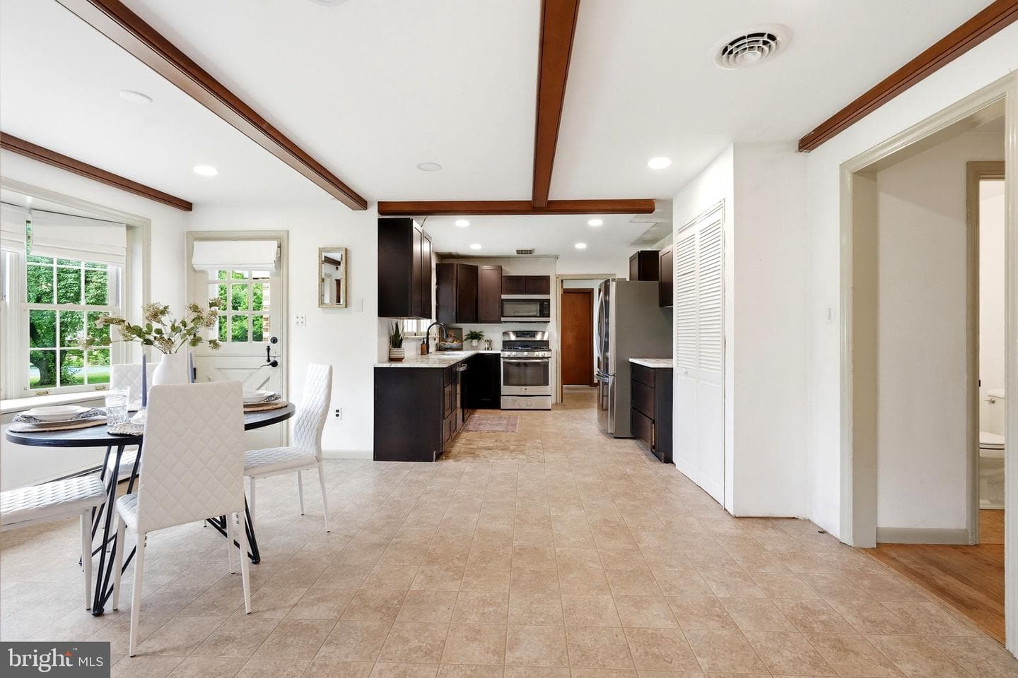 1555 Mission Road photo 38