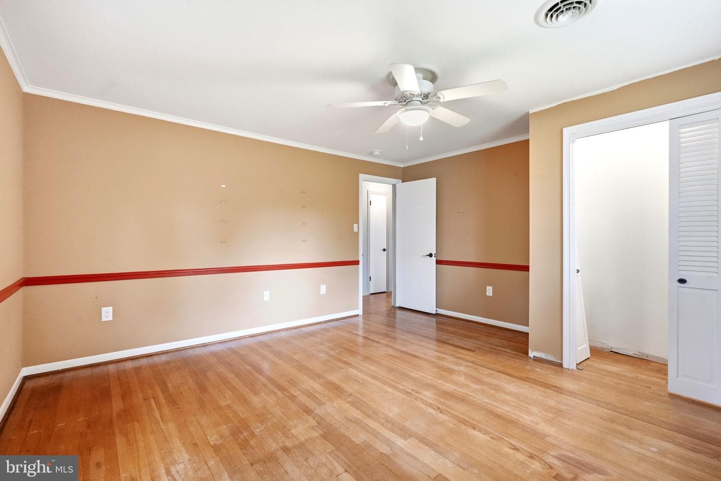 1555 Mission Road photo 55