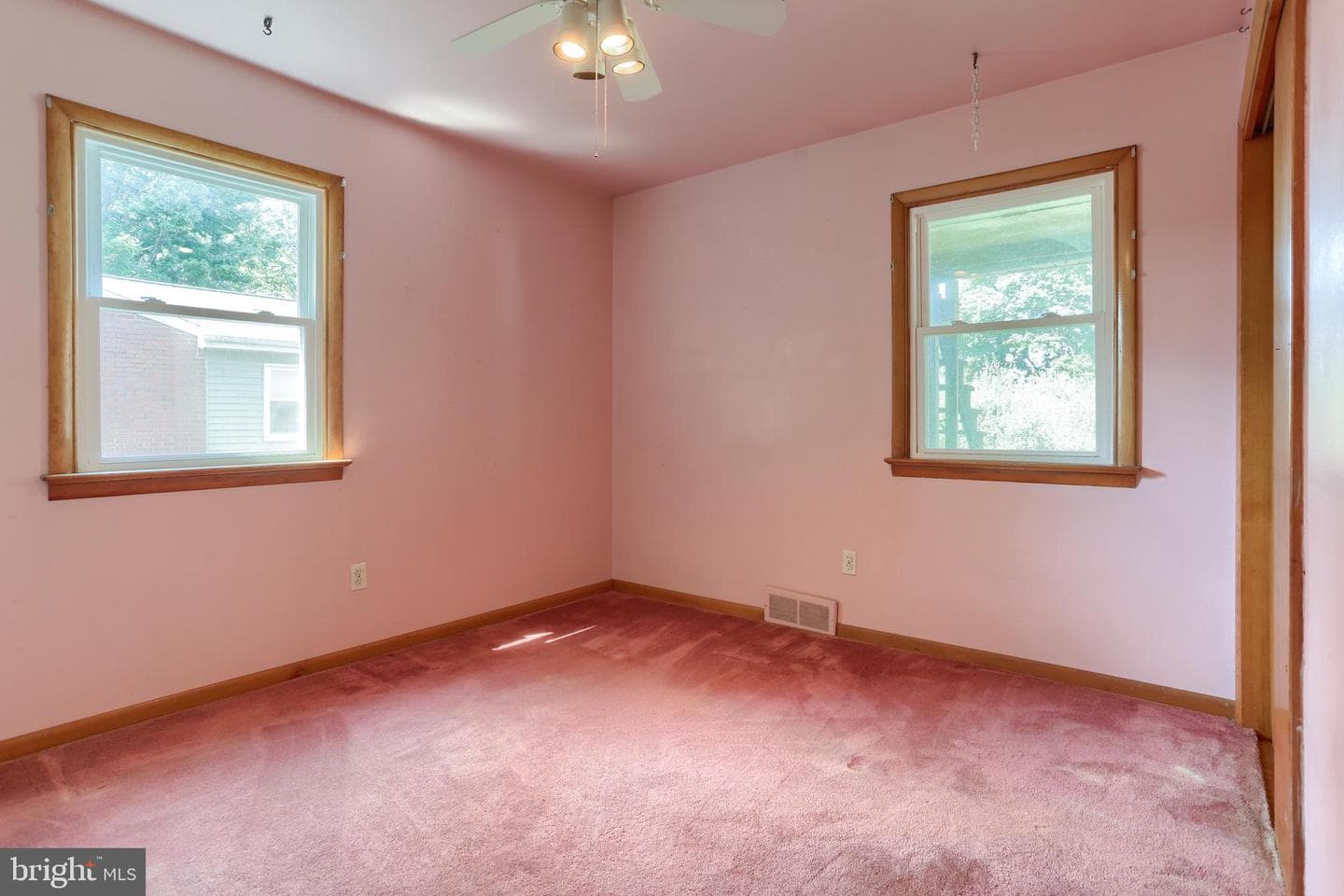 6370 Sundra Drive photo 15