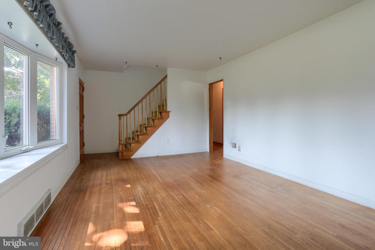 6370 Sundra Drive photo 8