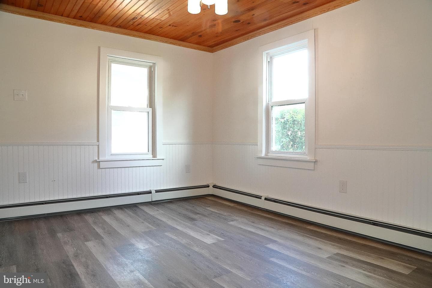 157 S Wolf Street photo 9