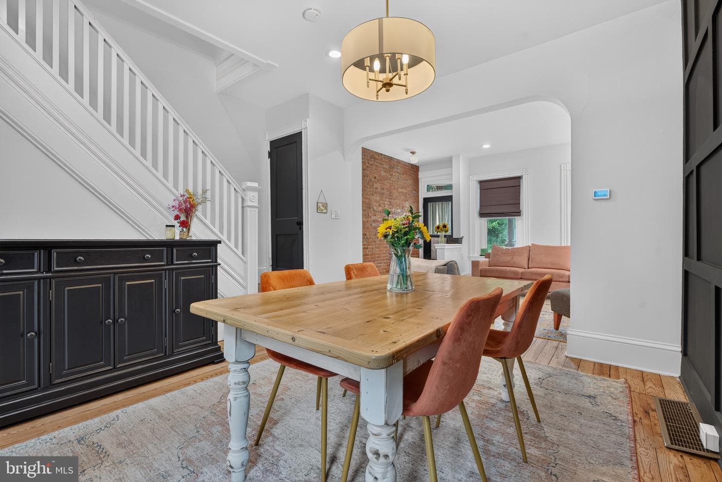 225 Elm Street photo 7