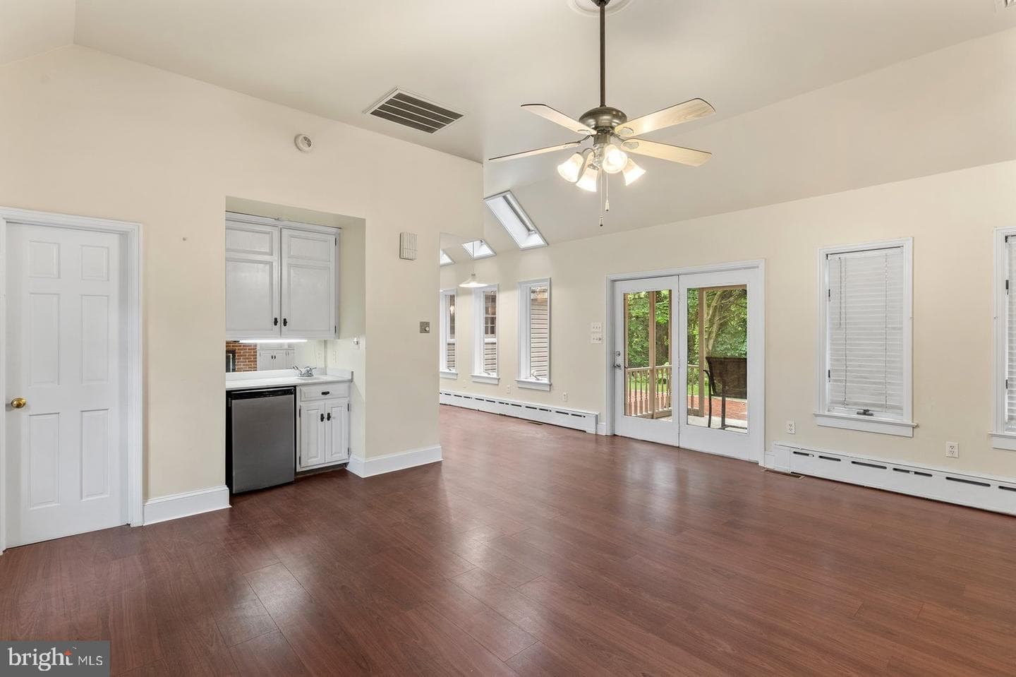 20 Clayton Avenue photo 17