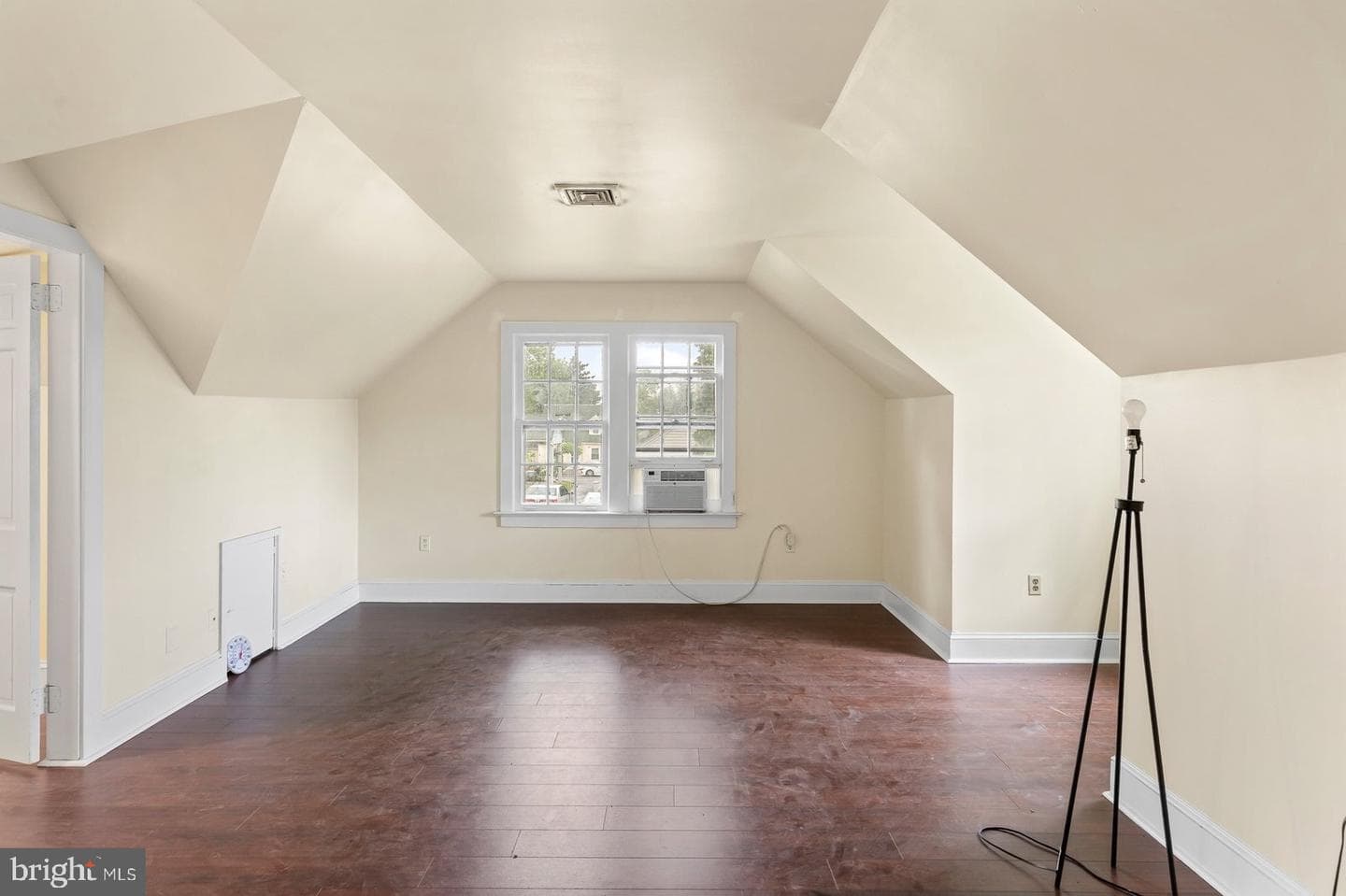 20 Clayton Avenue photo 32