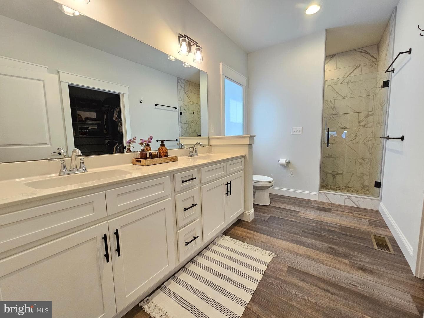 1855 Emerald Way photo 17