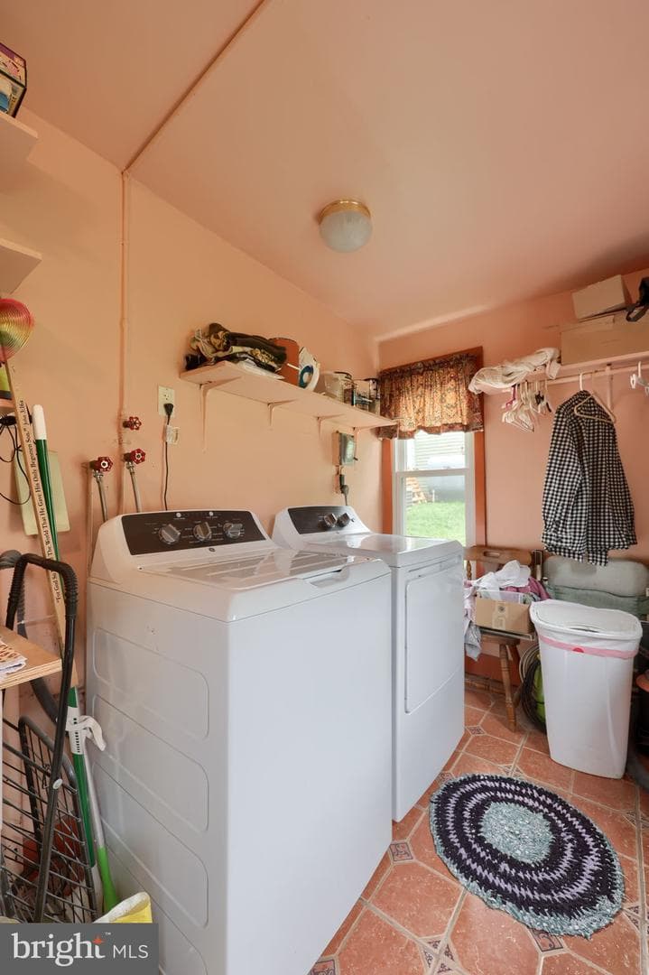 945 Maple Street photo 22