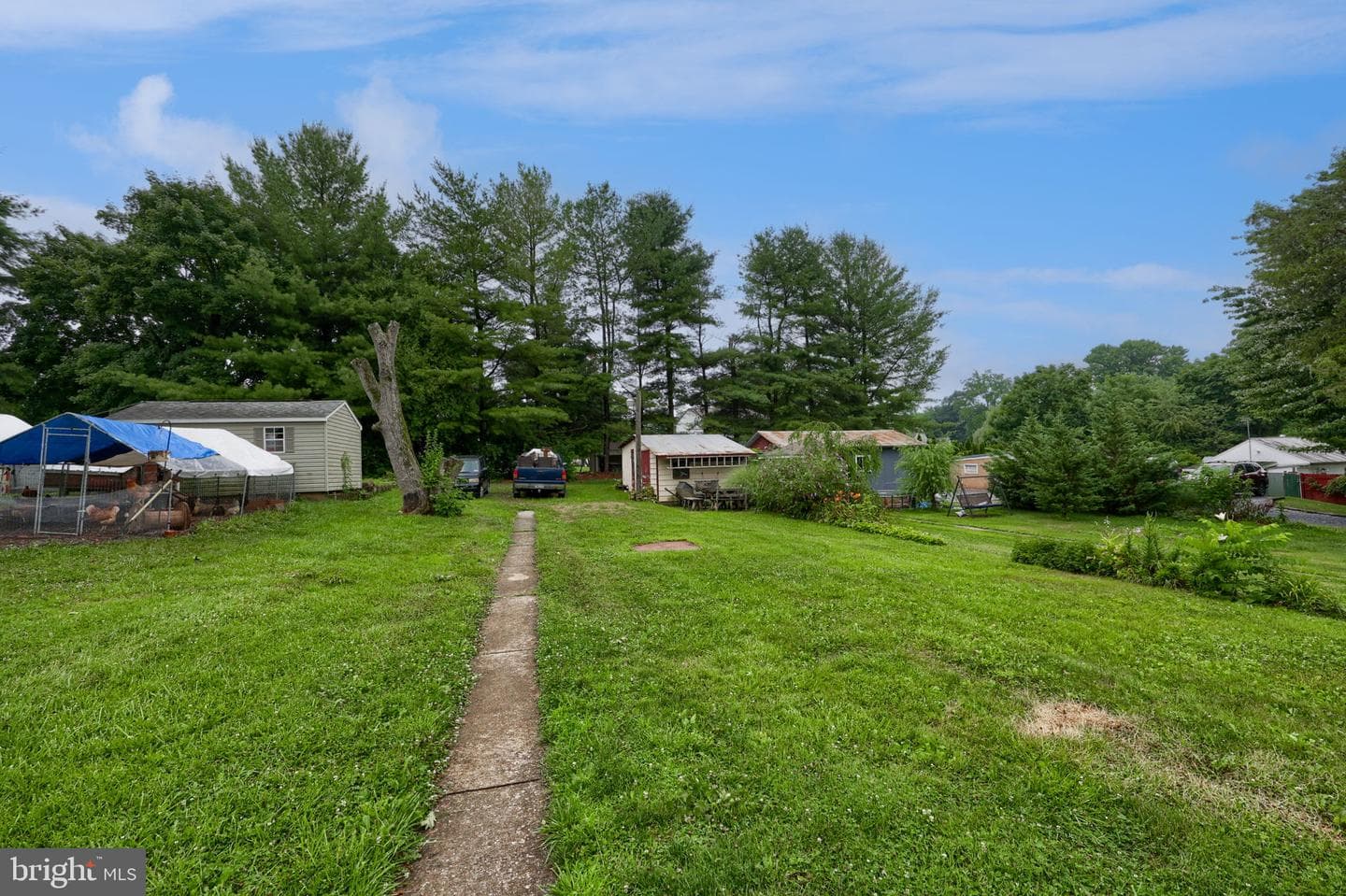 945 Maple Street photo 23
