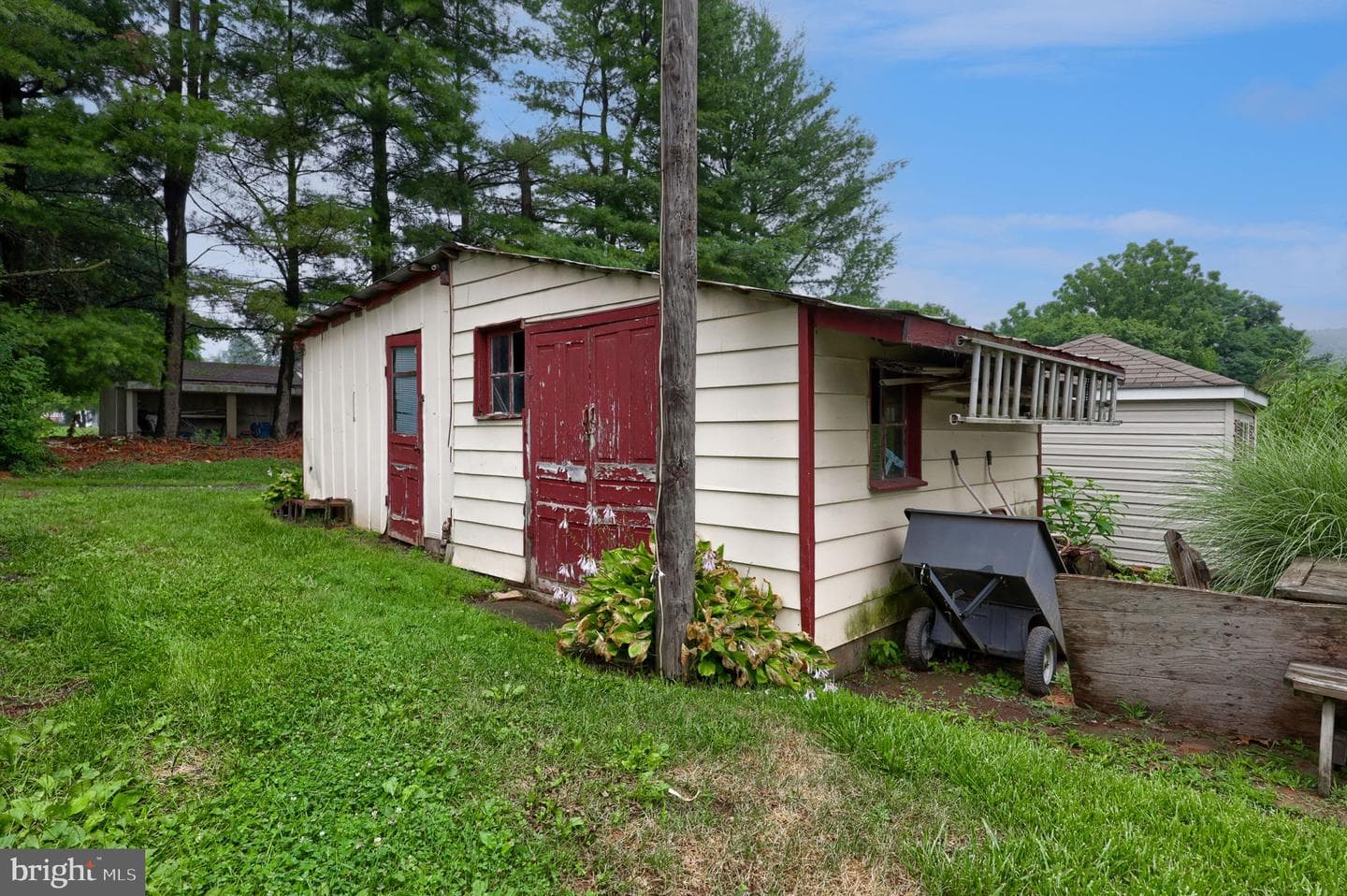945 Maple Street photo 25