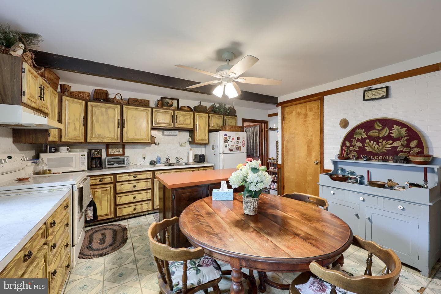 945 Maple Street photo 6