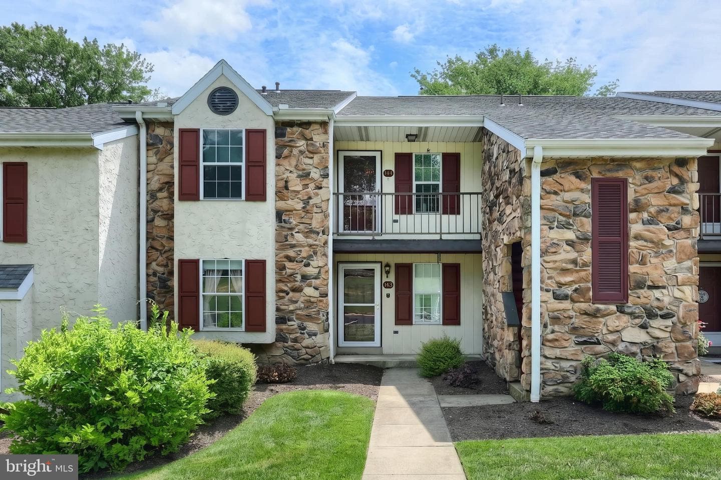 143 Oak Knoll Circle photo 3