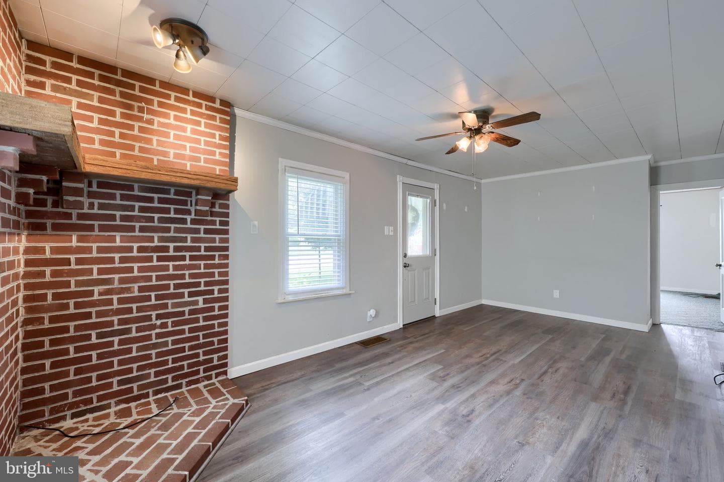 138 Crest Avenue photo 5