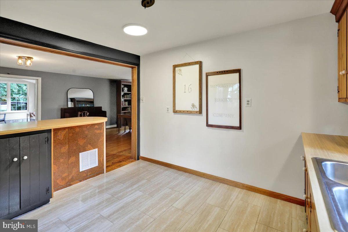 16 Jackson Drive photo 16