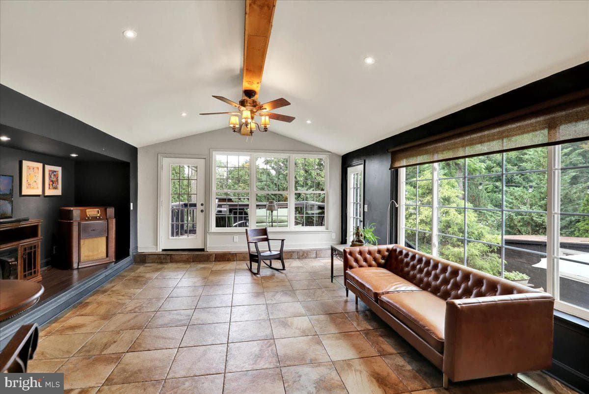 16 Jackson Drive photo 18