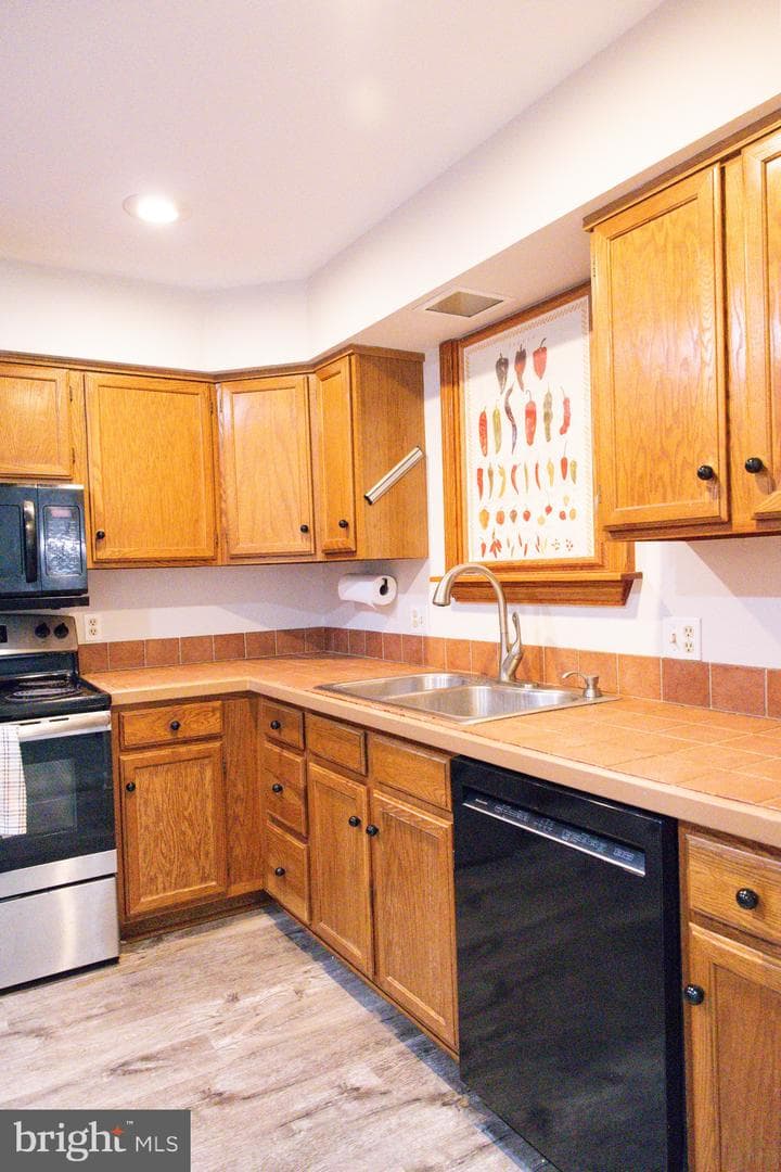 3213 Pinewyn Circle photo 8