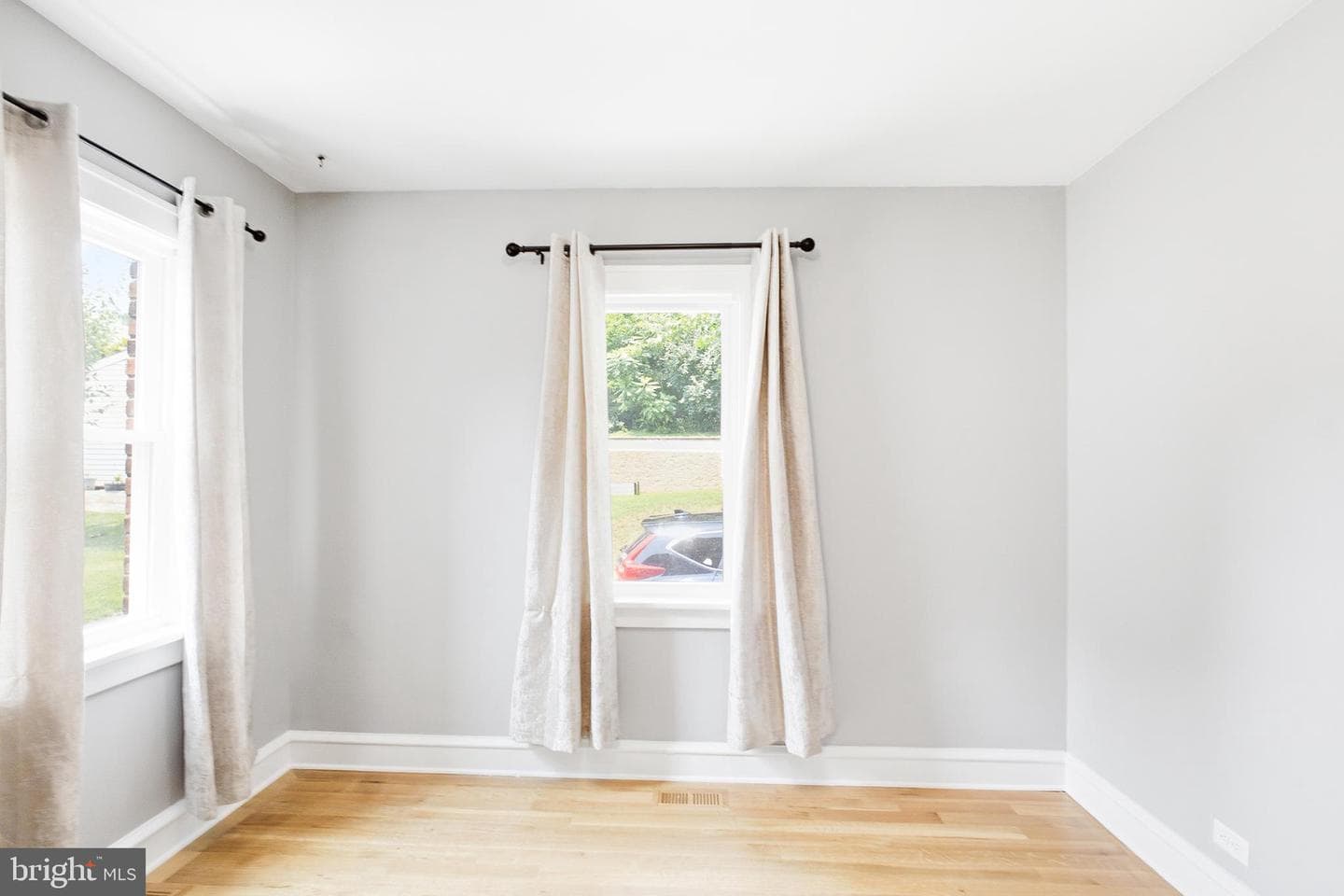 1605 Wilson Avenue photo 11