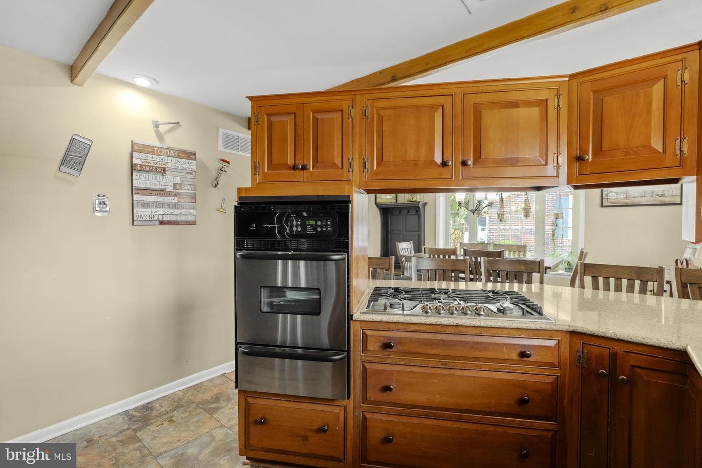 201 Hillcrest Road photo 9