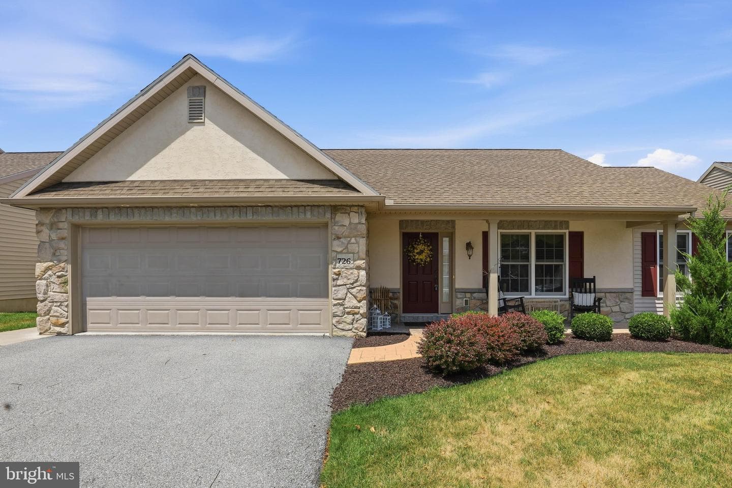 726 Heather Ridge photo 2